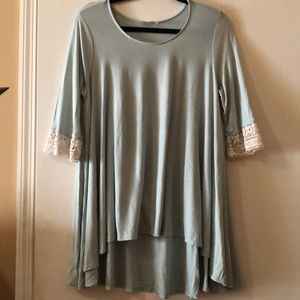 Boutique shirt size small